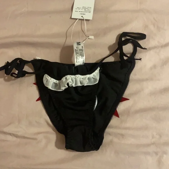 Japanese lingerie cut out panties - Picture 3 of 6